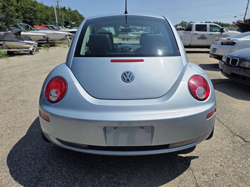 Used 2009 Volkswagen Beetle S FWD image 10