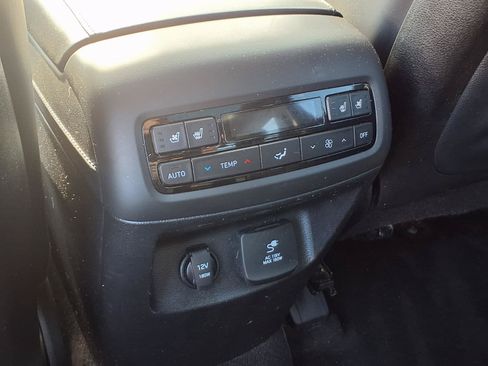 Used 2021 Hyundai Palisade Limited FWD image 23