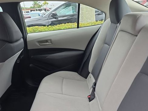 Used 2022 Toyota Corolla LE image 12