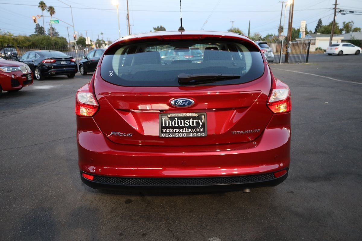 Used 2012 Ford Focus Titanium FWD image 5