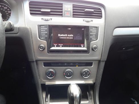 Used 2015 Volkswagen Golf TDI S image 12