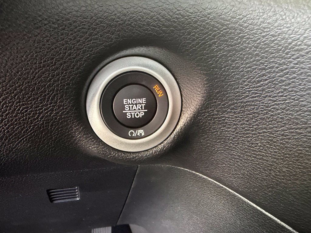 New 2027 Chrysler Pacifica Select FWD image 20