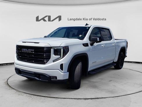Used 2022 GMC Sierra 1500 Elevation w/ Elevation Premium Package AWD/4WD image 8