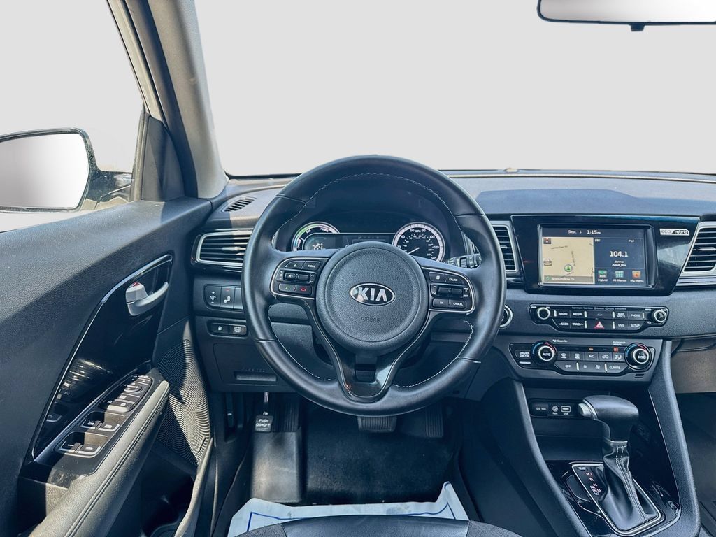 Used 2017 Kia Niro FWD image 23