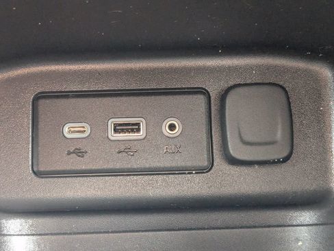 Used 2019 Chevrolet Equinox LT FWD image 27