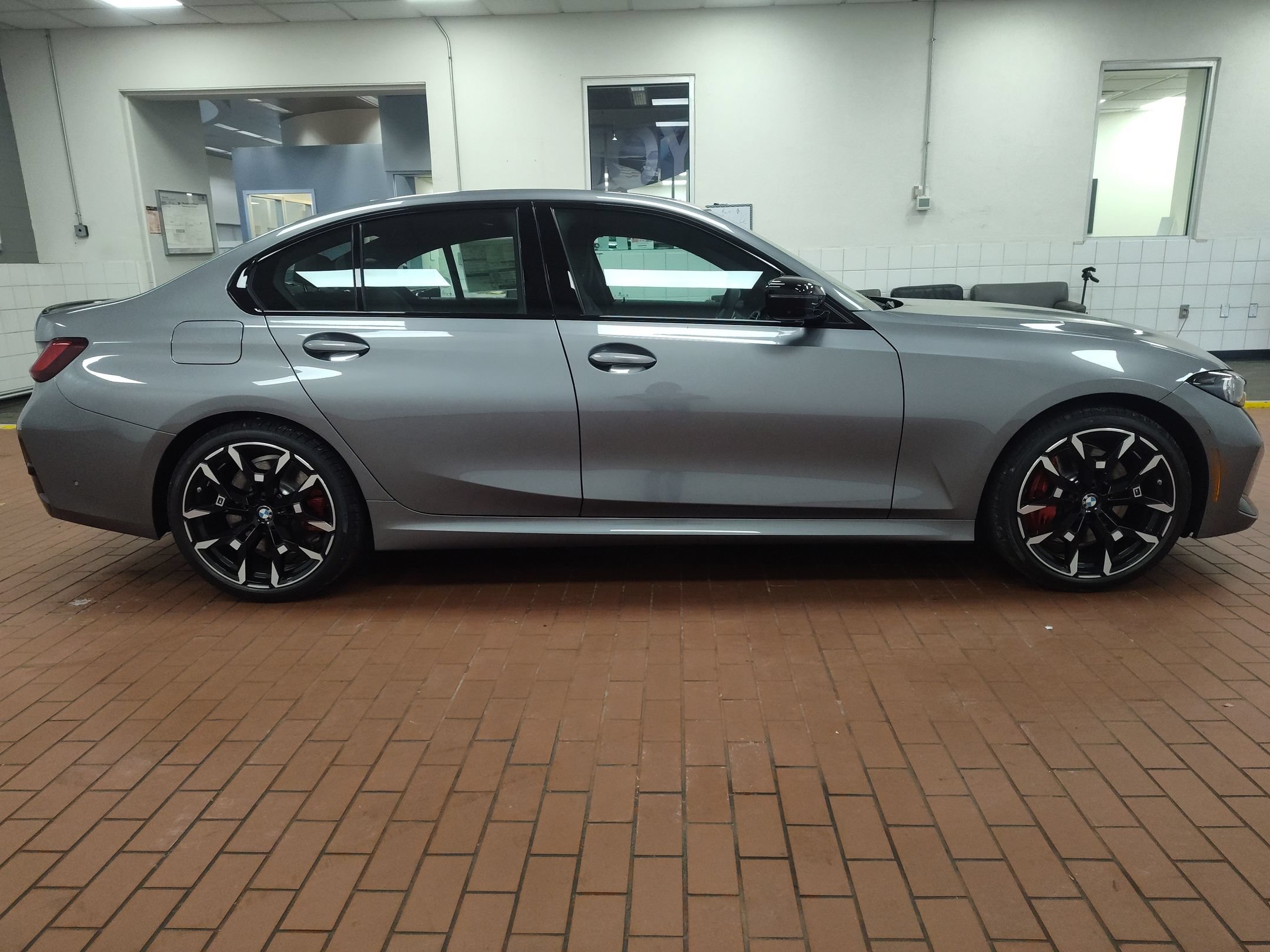 Used 2026 BMW 330i xDrive Sedan w/ M Sport Package AWD/4WD image 6