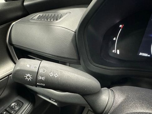Used 2025 Toyota Grand Highlander AWD image 21