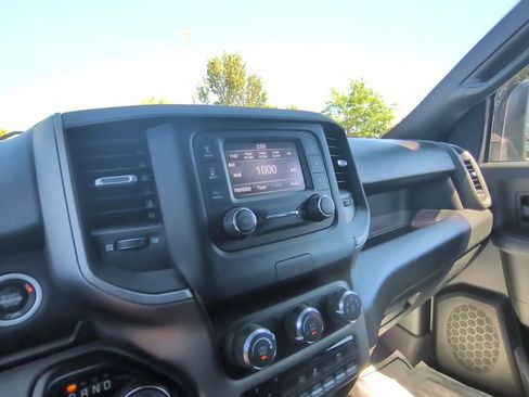 Used 2024 RAM 2500 Tradesman w/ Chrome Appearance Group AWD/4WD image 15