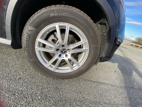 Used 2025 Mercedes-Benz GLC 300 4MATIC image 25