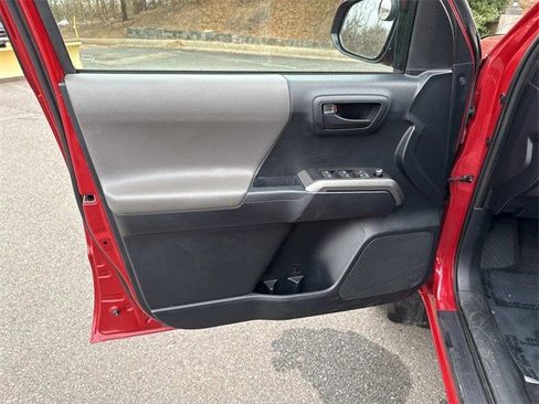 Used 2018 Toyota Tacoma SR5 image 13
