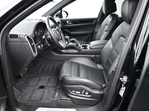 Certified 2021 Porsche Cayenne S AWD/4WD image 9