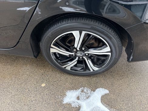 Used 2017 Honda Civic Touring image 31