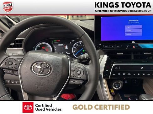 Certified 2024 Toyota Venza XLE image 19