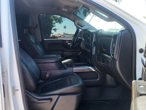 Used 2020 Chevrolet Silverado 1500 LT Trail Boss AWD/4WD image 17