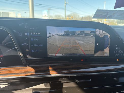 Certified 2024 Cadillac Escalade Premium Luxury w/ Performance Package image 17