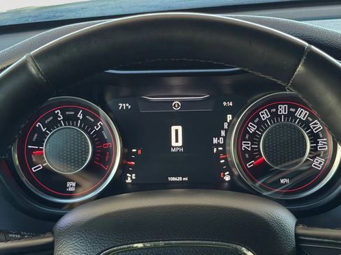Used 2016 Dodge Challenger R/T RWD image 29