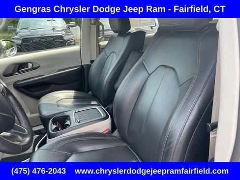 Used 2020 Chrysler Pacifica Touring-L Plus FWD image 54