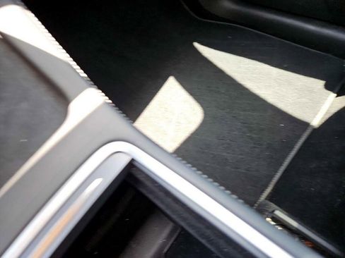 Used 2021 Tesla Model Y Performance image 14