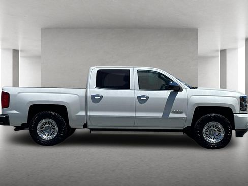 Used 2017 Chevrolet Silverado 1500 High Country RWD image 3