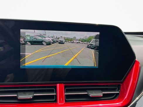 Used 2025 Chevrolet Trax RS w/ Sunroof Package FWD image 30