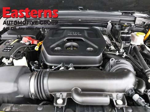 Used 2025 Jeep Wrangler Unlimited Sahara AWD/4WD image 7