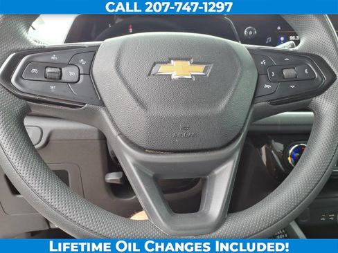 Used 2025 Chevrolet TrailBlazer LT AWD/4WD image 17