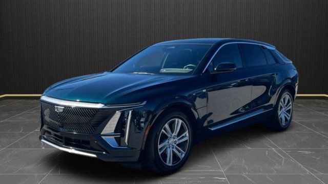 Used 2024 Cadillac Lyriq Tech w/ LPO, Floor Liner Package RWD image 3