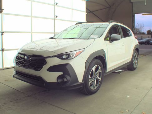 Used 2025 Subaru Crosstrek 2.0i Premium image 1