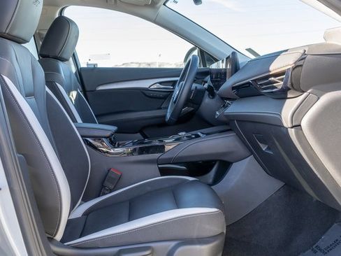 Used 2025 Buick Envision Sport Touring image 7