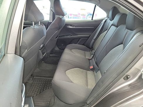 Used 2019 Toyota Camry LE image 11