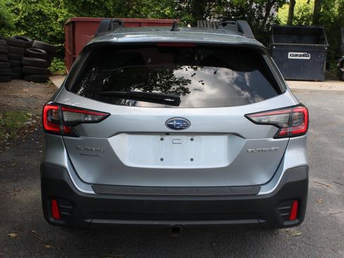 Certified 2022 Subaru Outback Premium AWD/4WD image 5