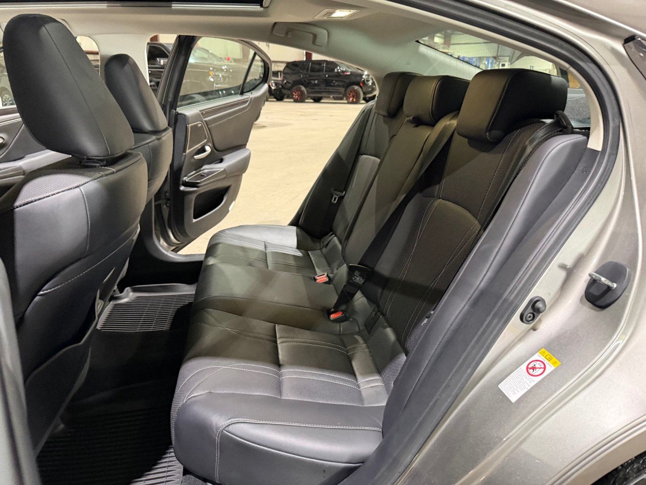 Used 2019 Lexus ES 350 w/ Accessory Package FWD image 18