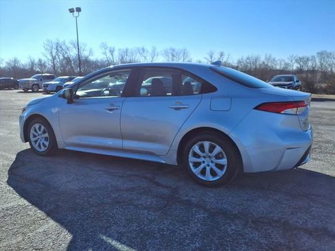 Used 2022 Toyota Corolla LE image 31