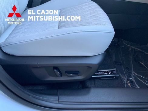 New 2026 Mitsubishi Outlander SEL image 24