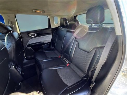 Used 2022 Jeep Compass Latitude image 23