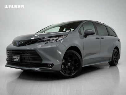 Used 2025 Toyota Sienna XLE Woodland Edition