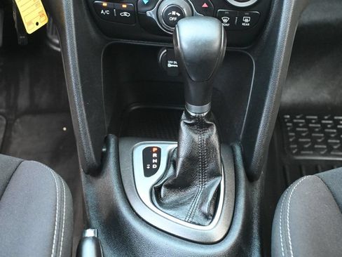 Used 2014 Dodge Dart SXT FWD image 16