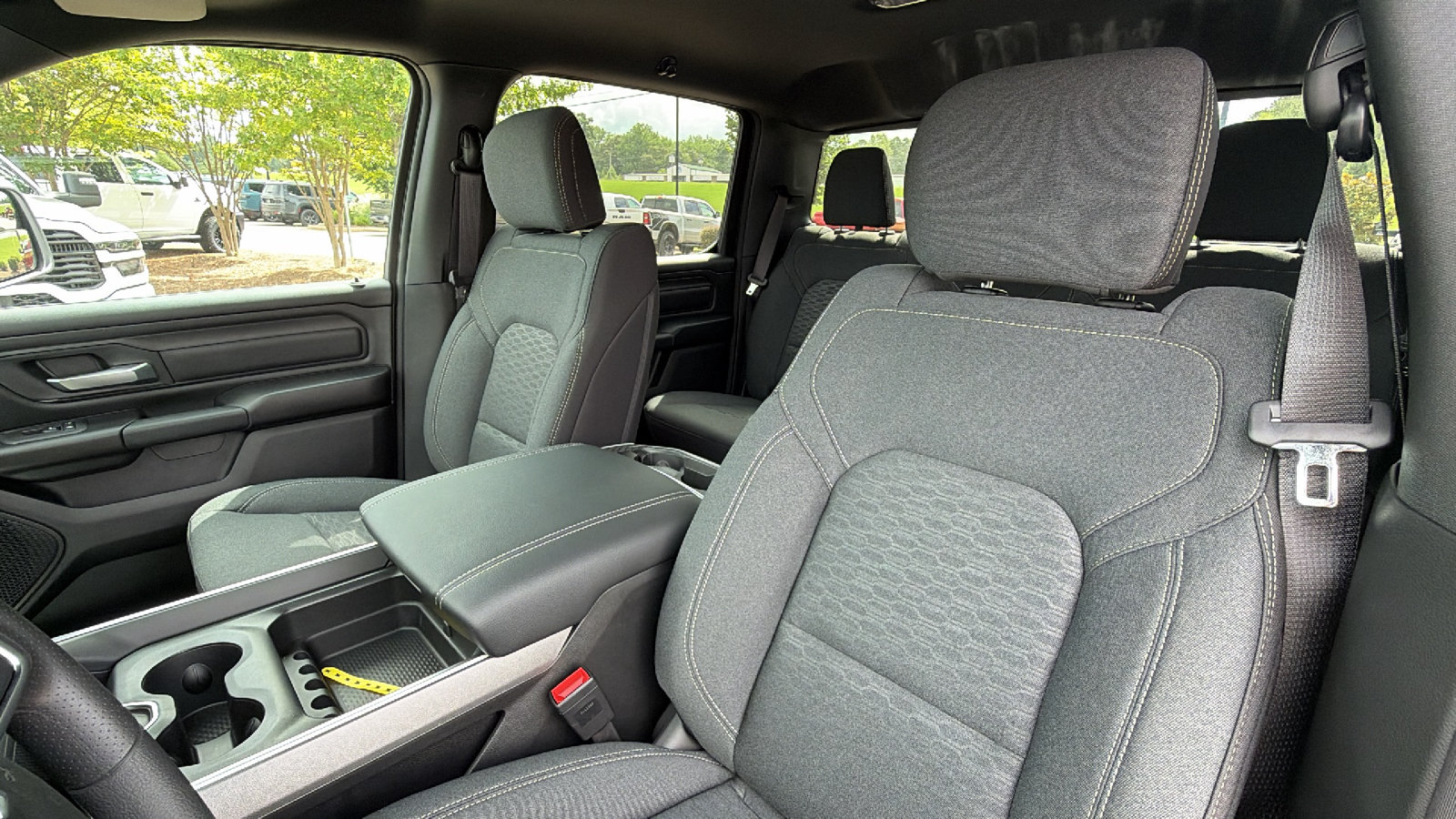 New 2026 RAM 1500 Express AWD/4WD image 19