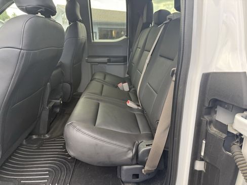 Used 2017 Ford F350 XLT w/ Camper Package image 32