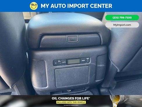 Used 2024 Nissan Armada SV AWD/4WD image 28