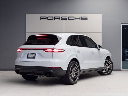 Used 2023 Porsche Cayenne image 7