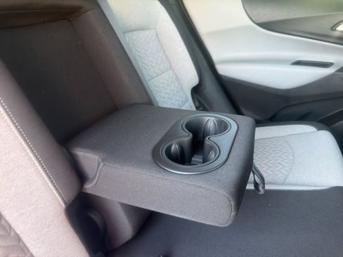 Used 2022 Chevrolet Equinox LS FWD image 25