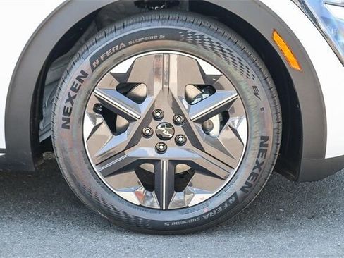 New 2025 Kia EV6 Light image 11