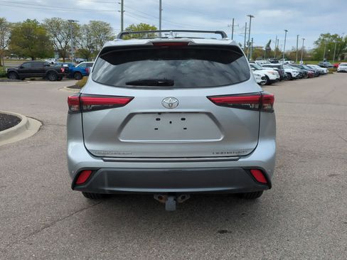 Used 2021 Toyota Highlander Limited AWD/4WD image 7