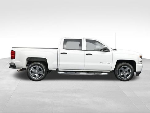 Used 2018 Chevrolet Silverado 1500 Custom w/ Custom Value Package RWD image 6