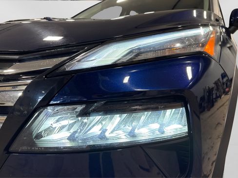 Used 2025 Nissan Rogue SV image 13