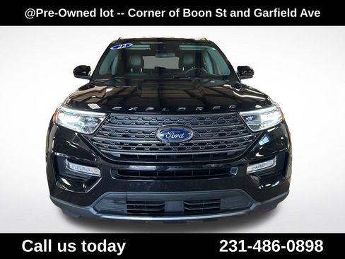 Used 2022 Ford Explorer XLT w/ Equipment Group 202A AWD/4WD image 8