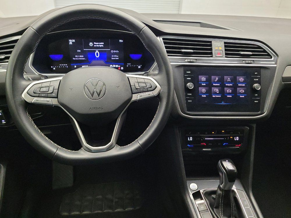 Used 2024 Volkswagen Tiguan SE FWD image 22