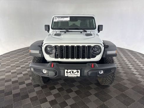Used 2025 Jeep Wrangler Unlimited Rubicon AWD/4WD image 3