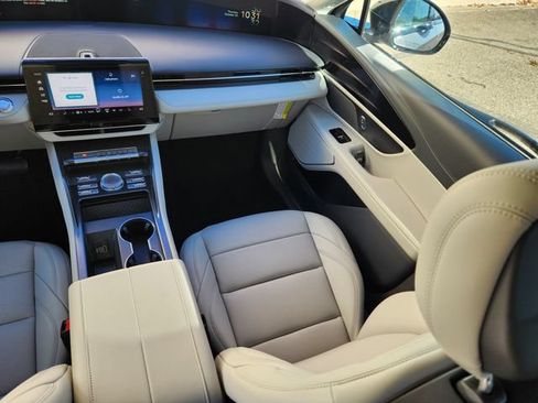 New 2026 Lincoln Nautilus Premier w/ Jet Appearance Package AWD/4WD image 12